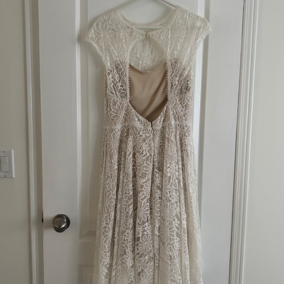 Wedding Dress - Picture 6 of 8